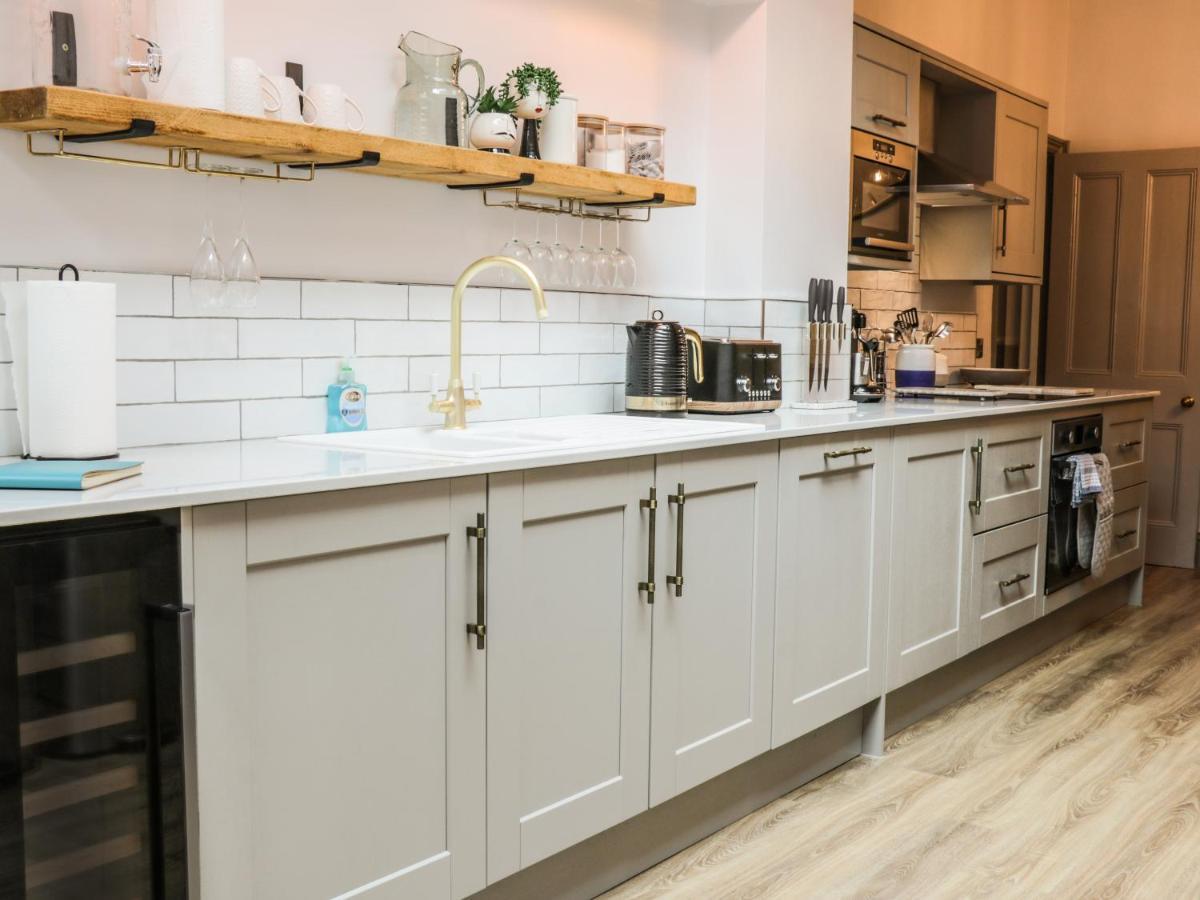 Вилла 39 West Street Скарборо Экстерьер фото